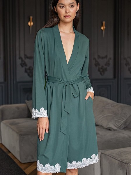 Женский домашний халат длины миди