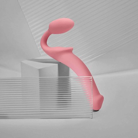 Розовый безремневой страпон Strap-on-me Semi-Realistic Bendable Strap-On size XL